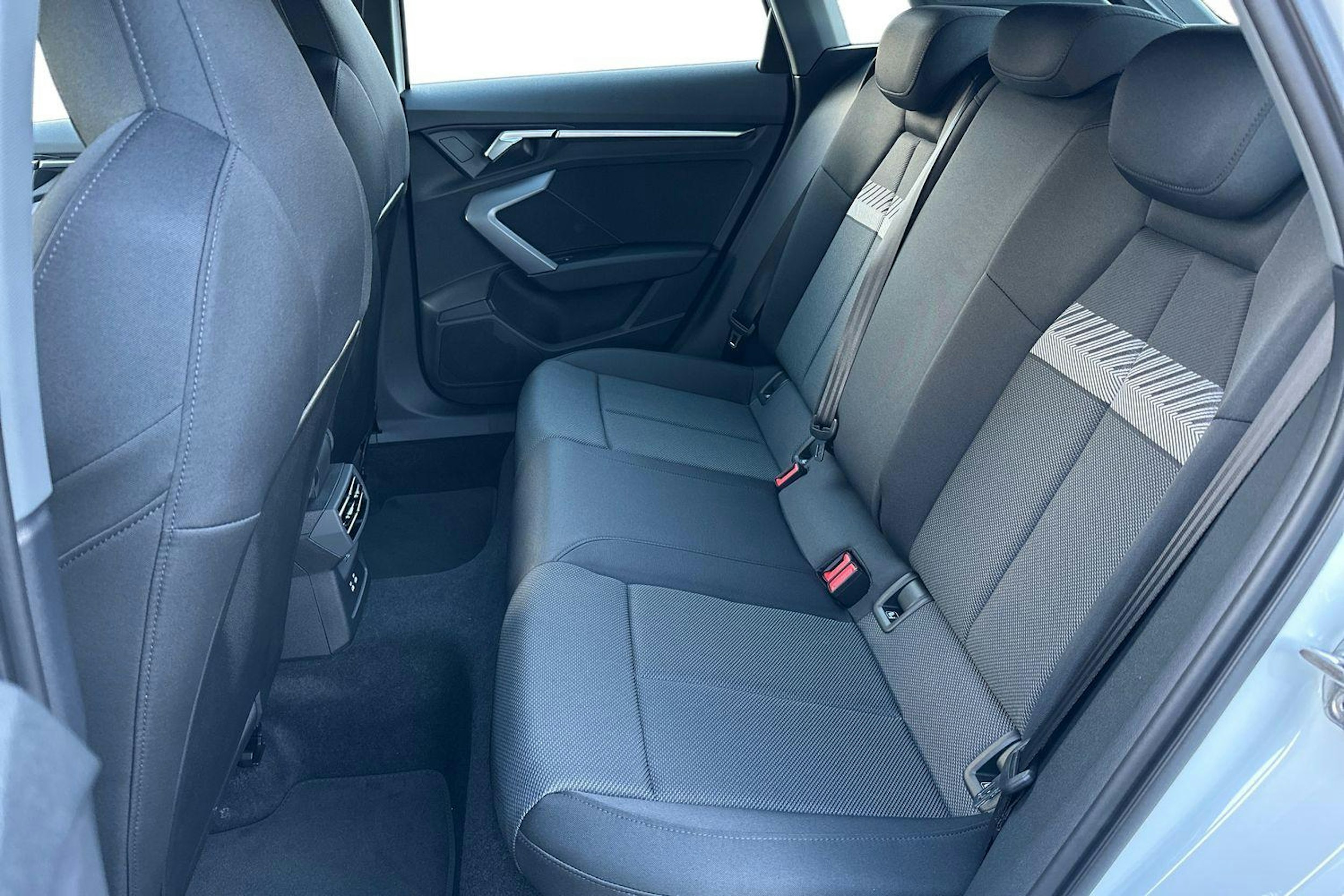 valkoinen Audi A3 2025 kuva 8.