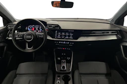 punainen Audi A3 2025 kuva 7.