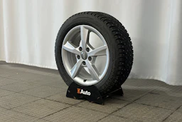 punainen Audi A3 2025 kuva 10.