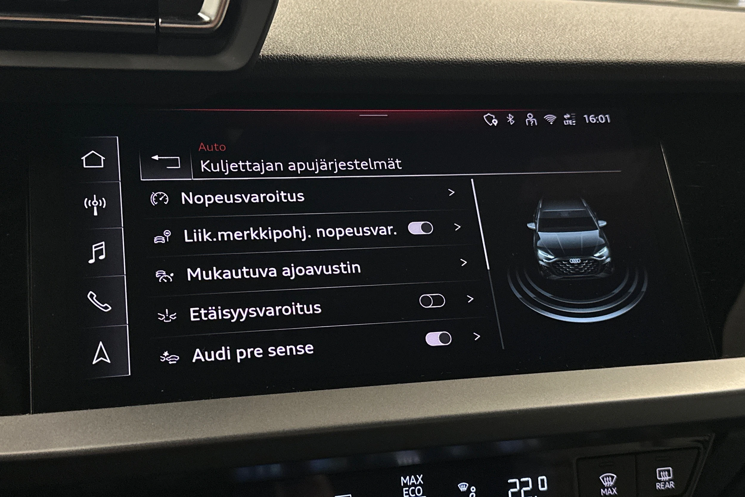 punainen Audi A3 2025 kuva 19.