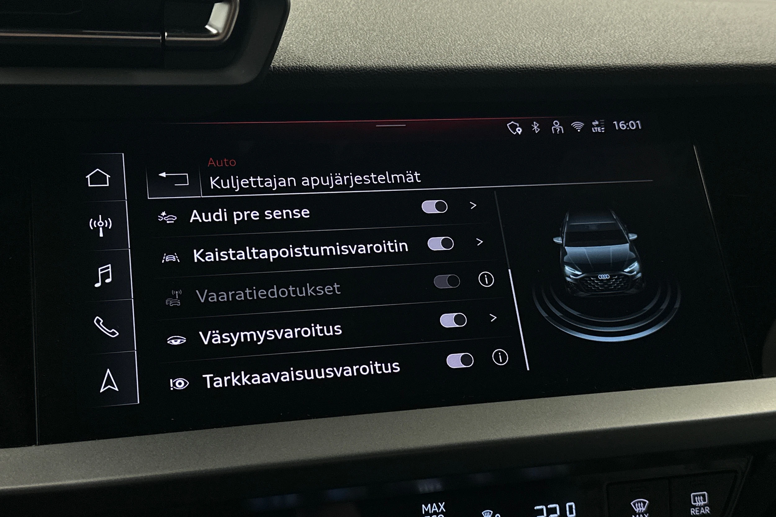 punainen Audi A3 2025 kuva 20.
