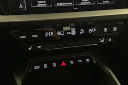 punainen Audi A3 2025 kuva 22.
