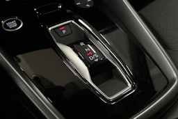 punainen Audi A3 2025 kuva 23.