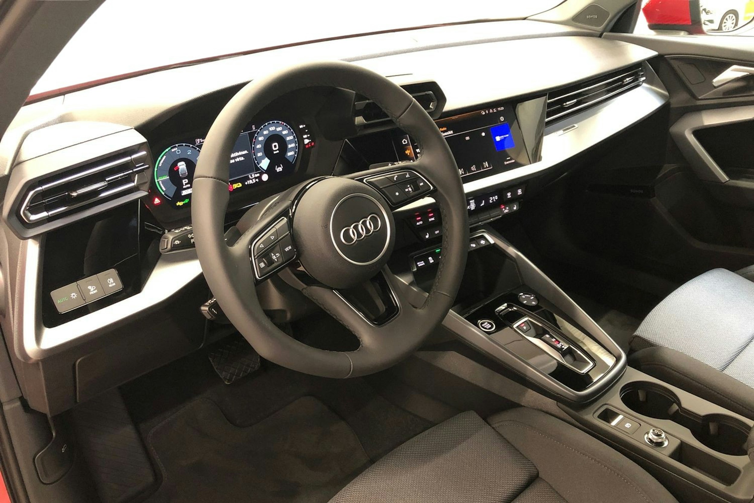 met. punainen Audi A3 2025 kuva 6.