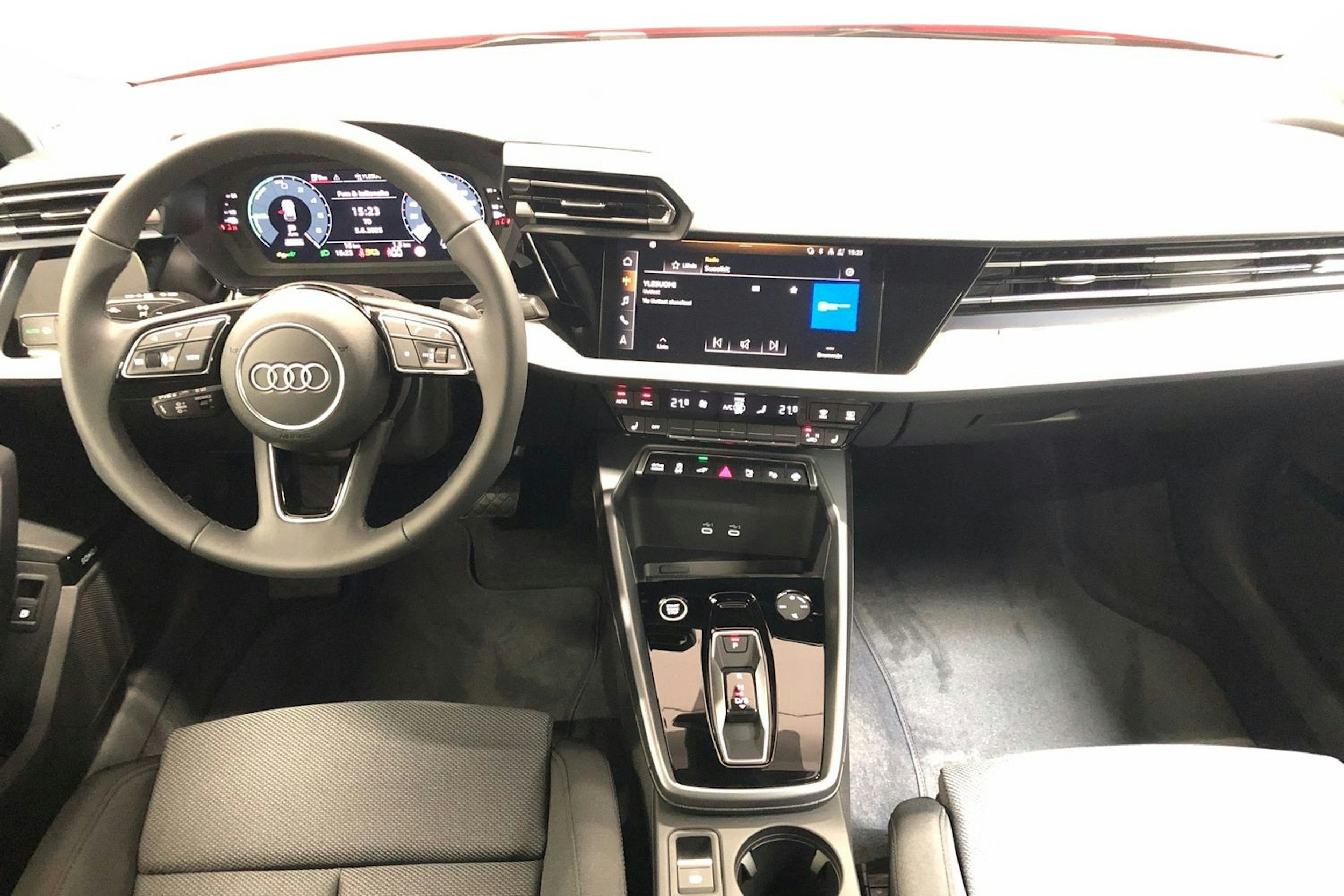met. punainen Audi A3 2025 kuva 7.