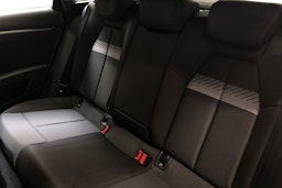 met. punainen Audi A3 2025 kuva 8.