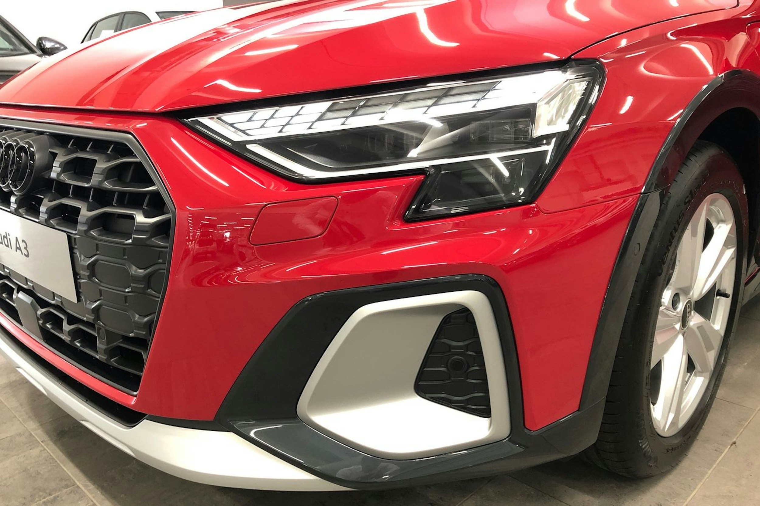 met. punainen Audi A3 2025 kuva 14.