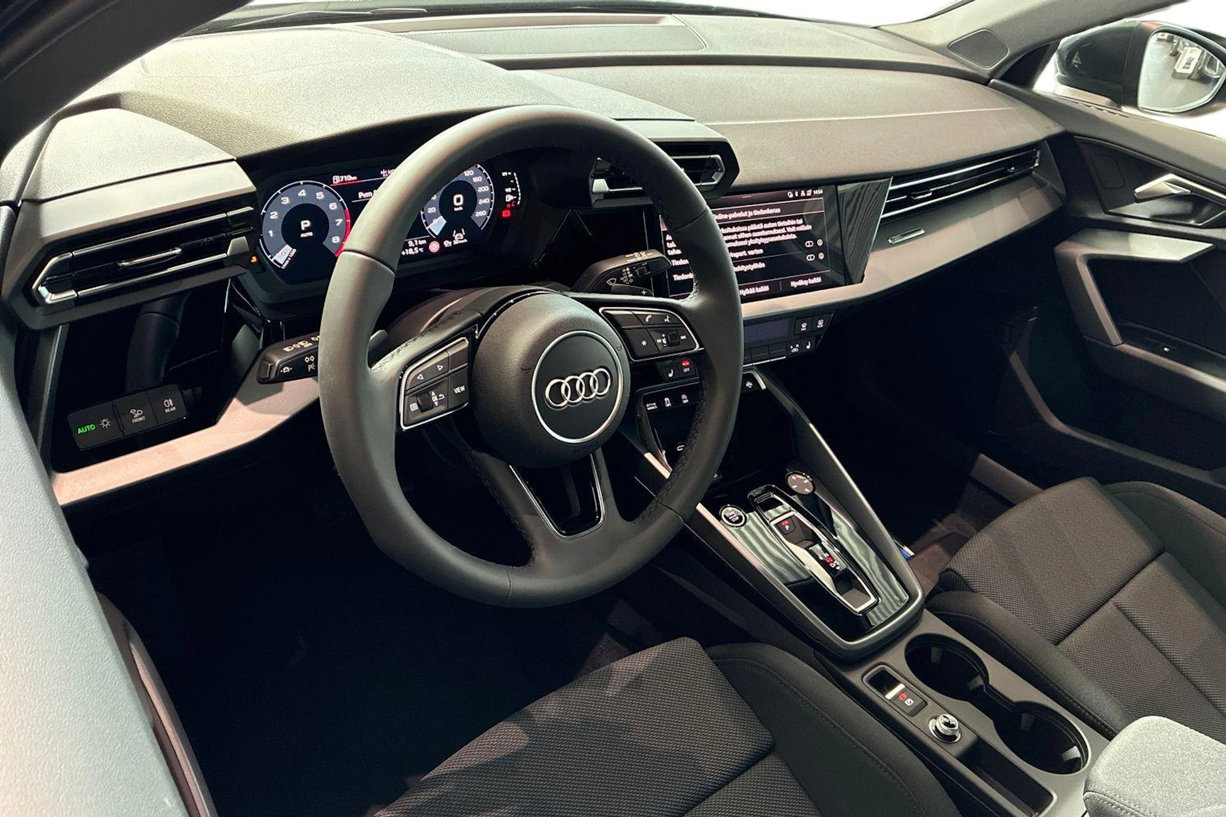 harmaa Audi A3 2025 kuva 6.