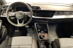 punainen Audi A3 2025 kuva 7.