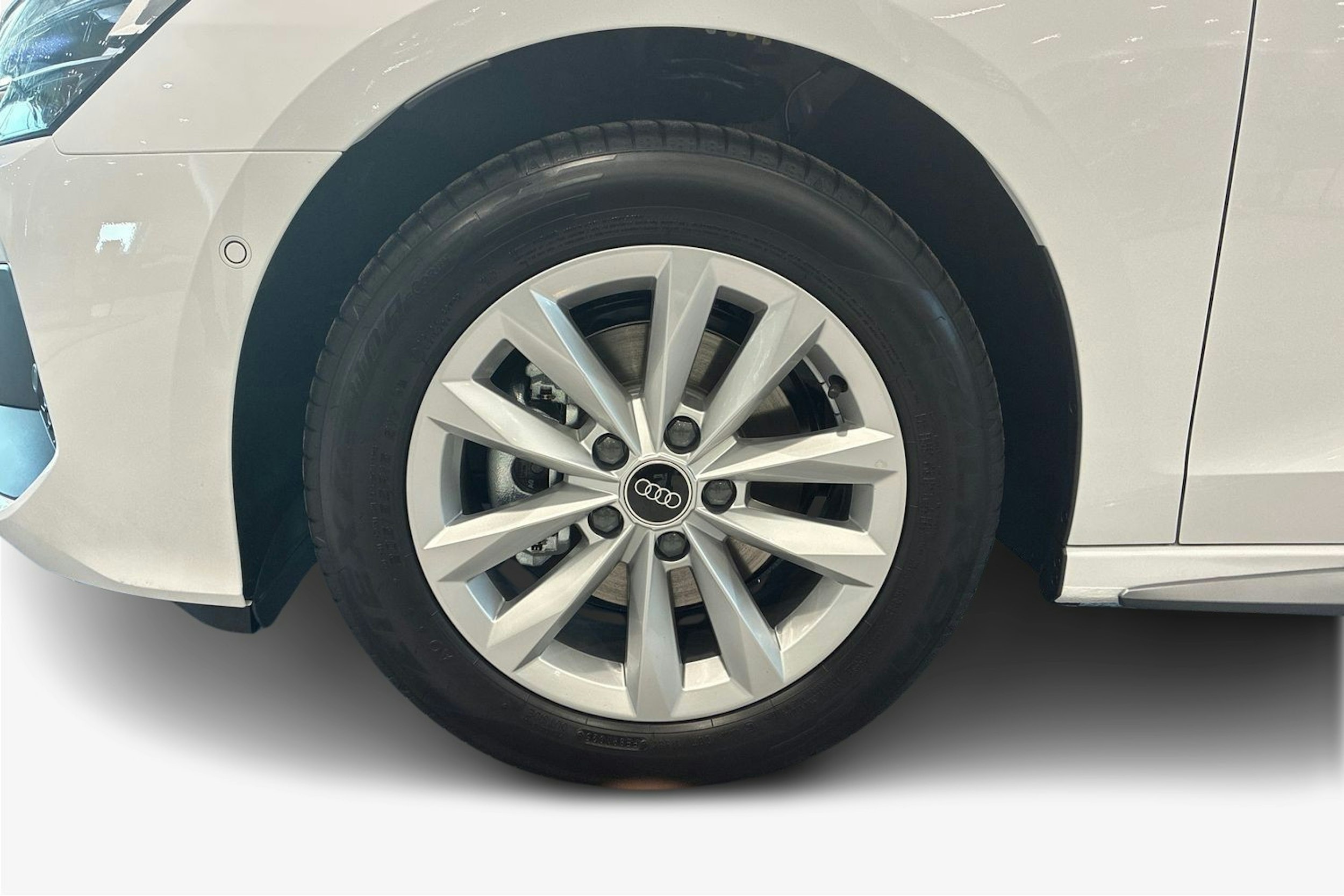 valkoinen Audi A3 2025 kuva 5.