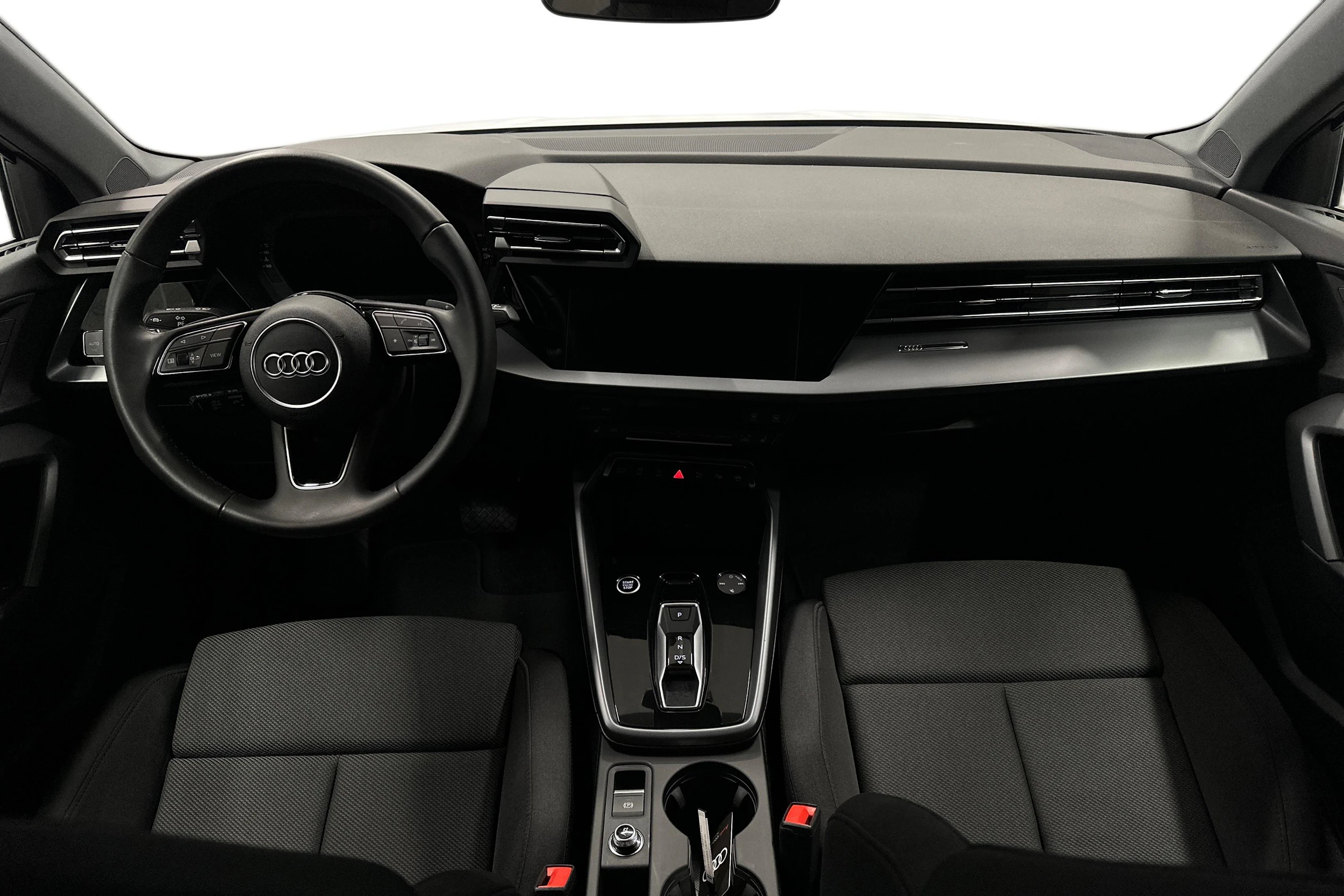 valkoinen Audi A3 2025 kuva 7.