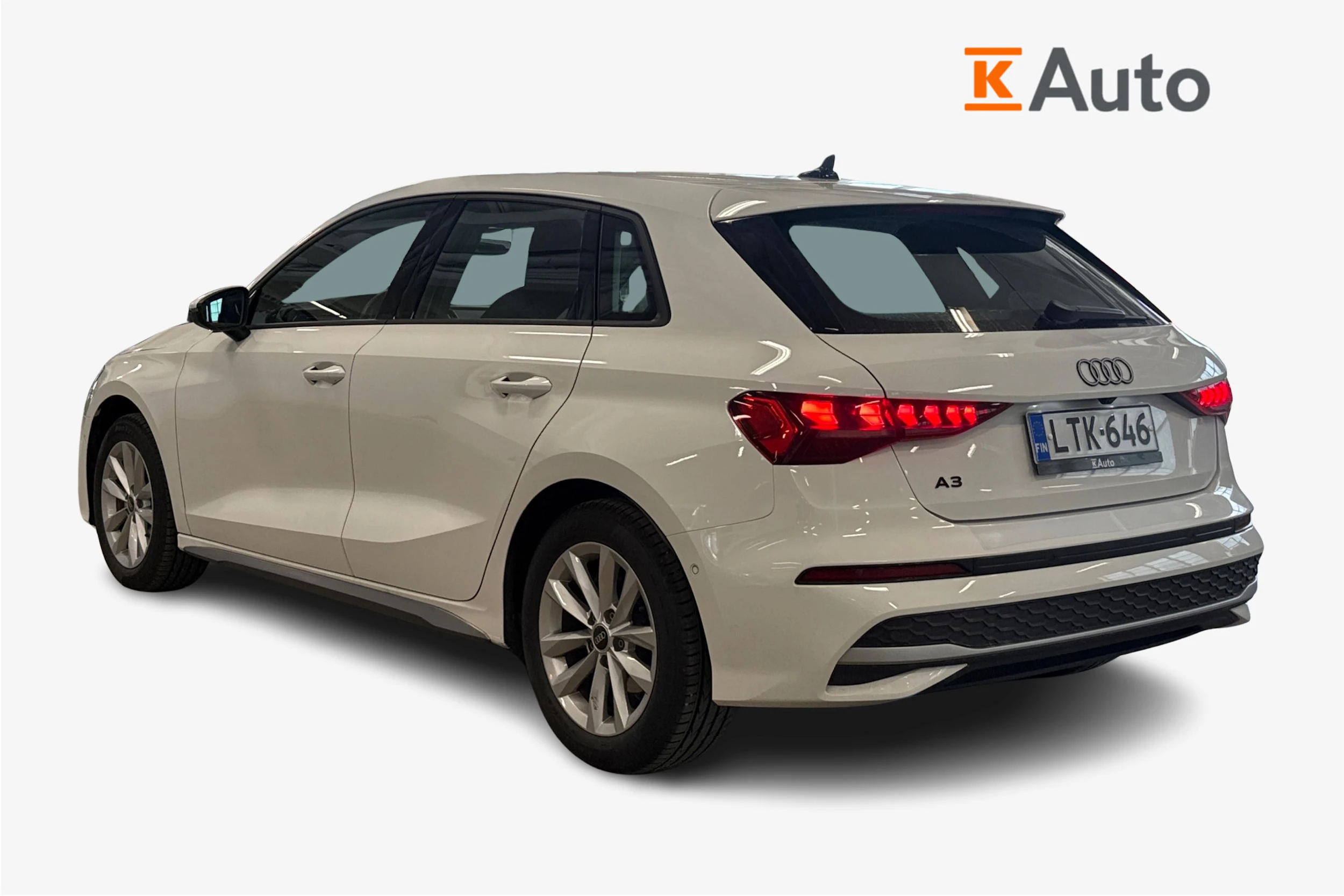 valkoinen Audi A3 2025 kuva 2.