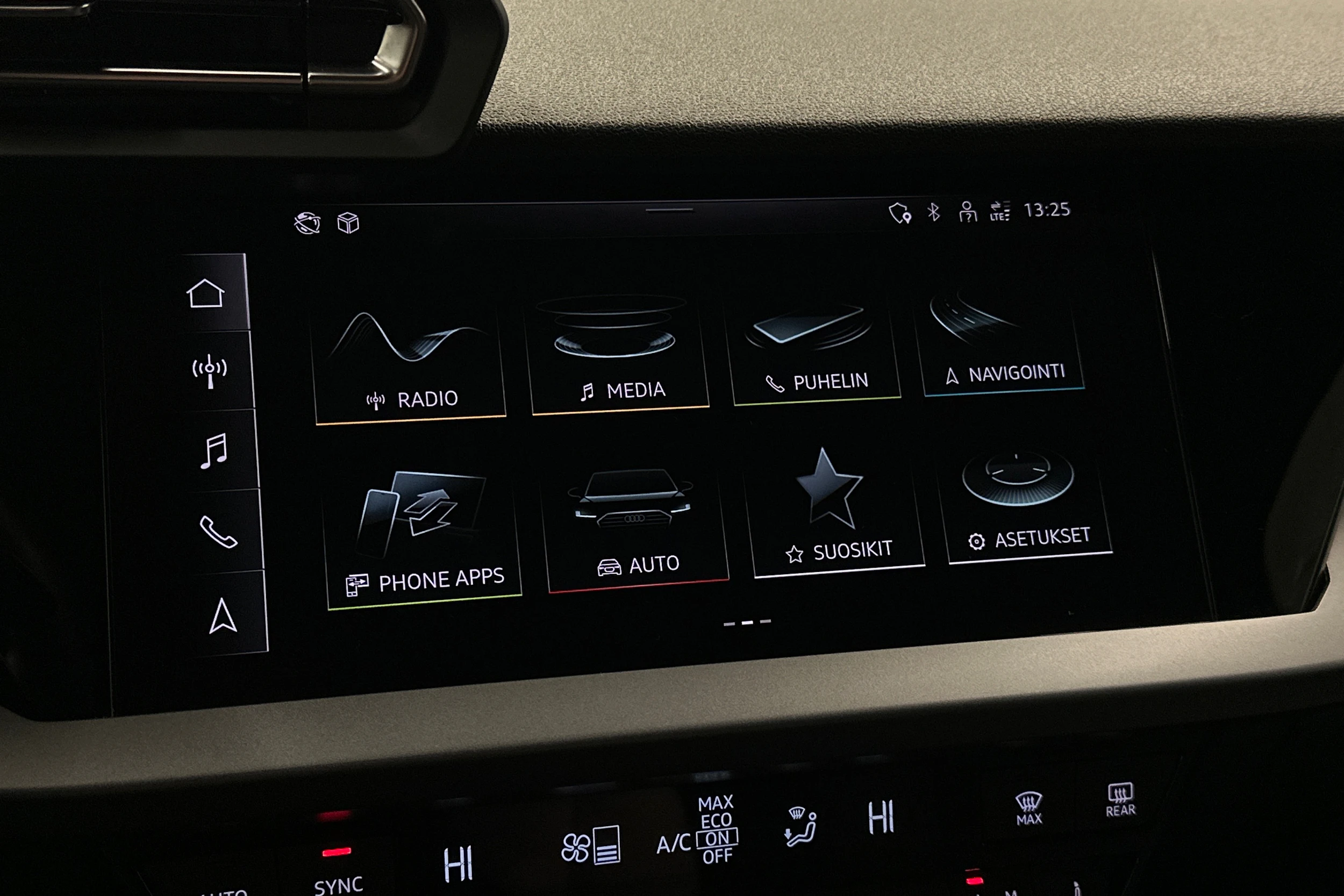 musta Audi A3 2025 kuva 16.