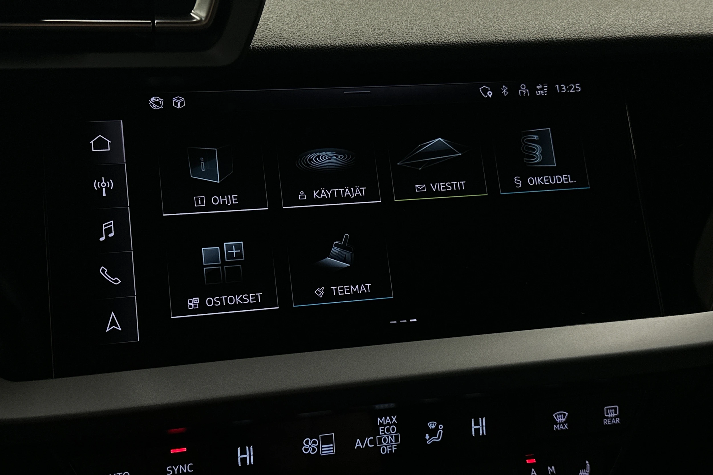 musta Audi A3 2025 kuva 17.