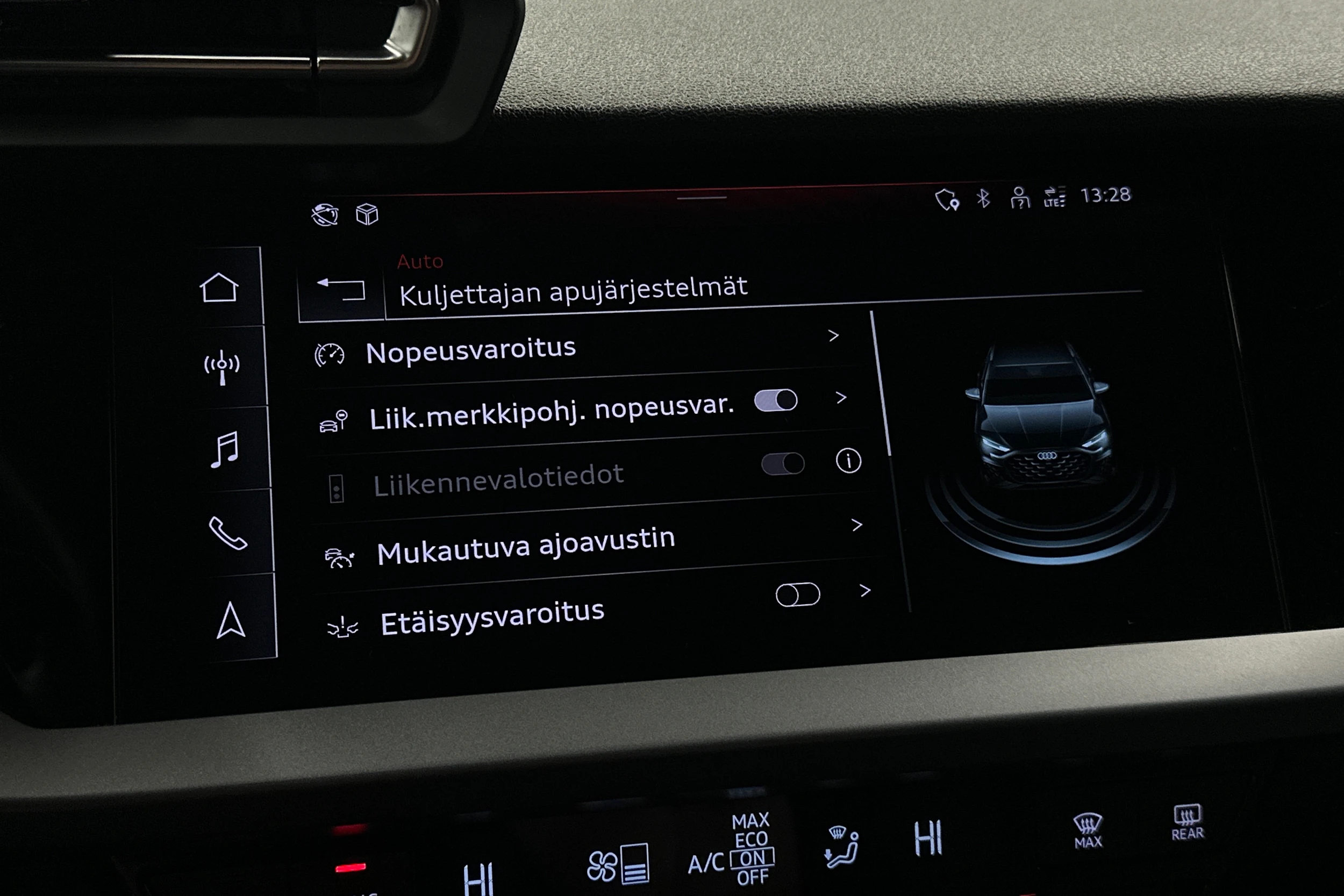 musta Audi A3 2025 kuva 25.