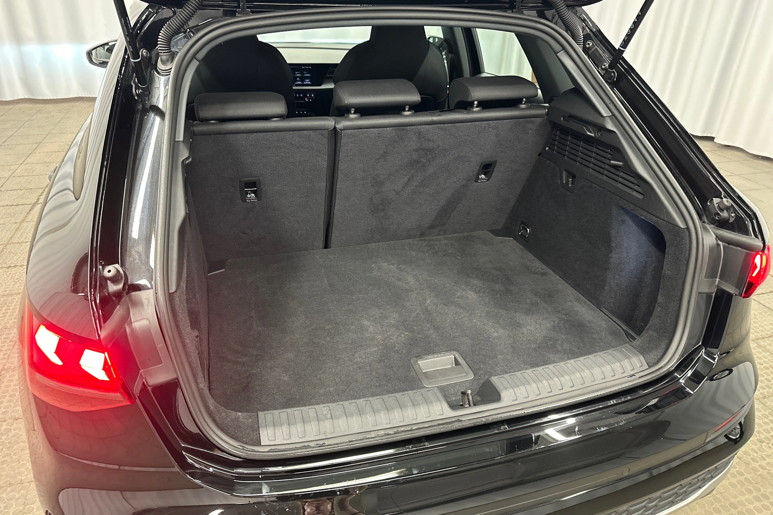 musta Audi A3 2025 kuva 32.