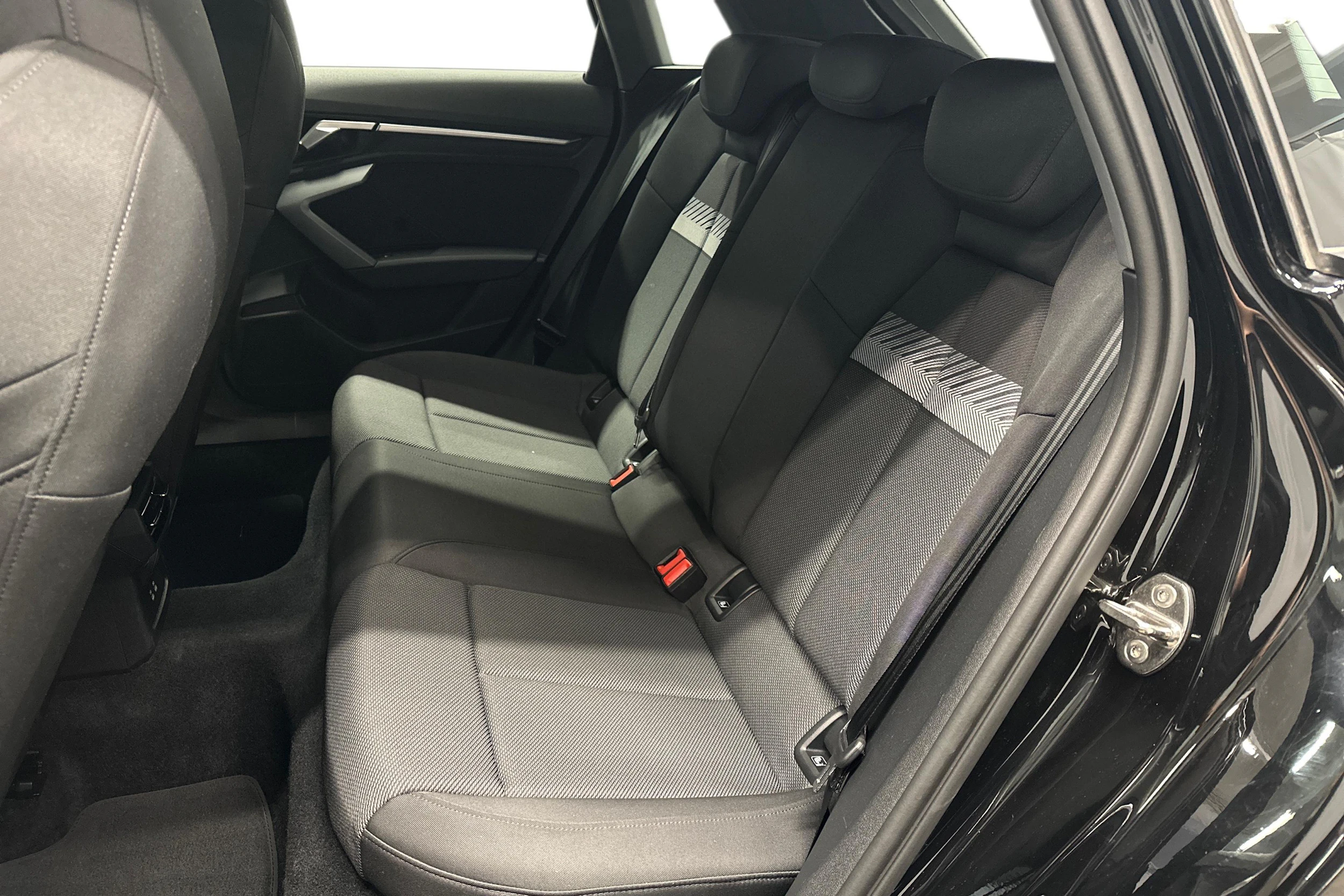 musta Audi A3 2025 kuva 8.