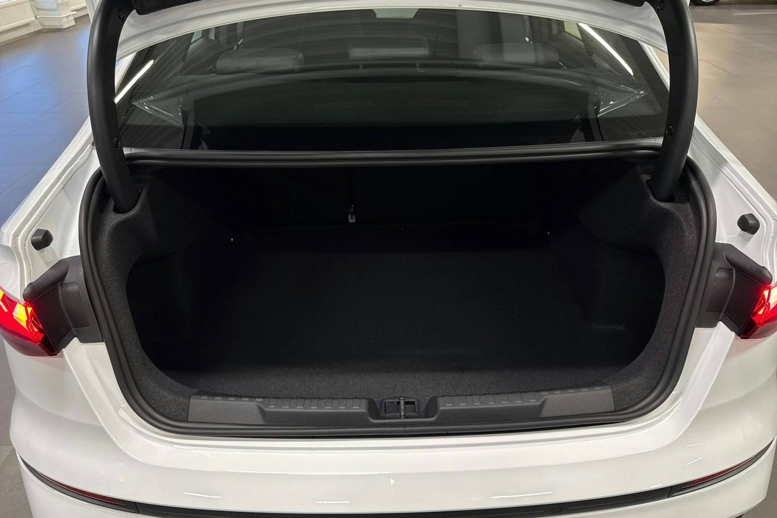 valkoinen Audi A3 2025 kuva 11.