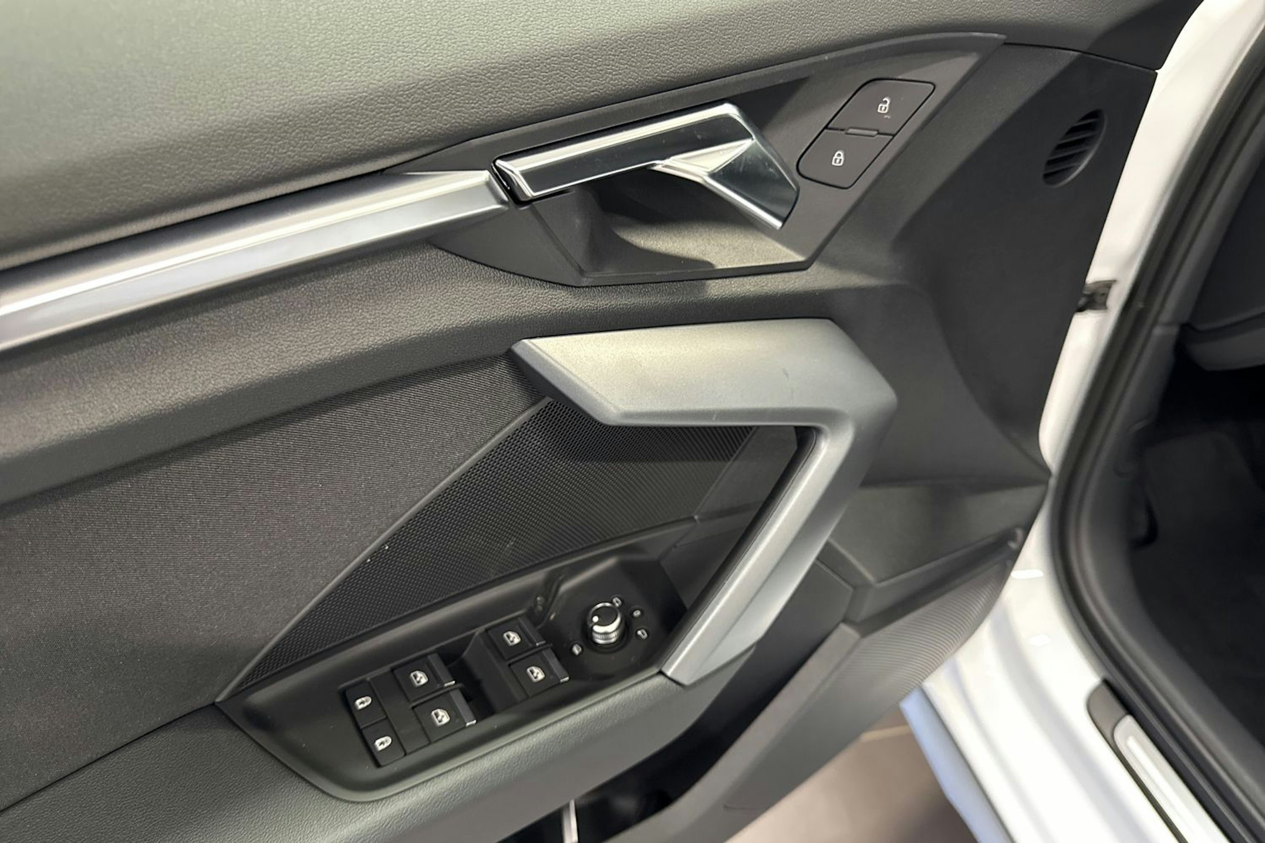 valkoinen Audi A3 2025 kuva 14.