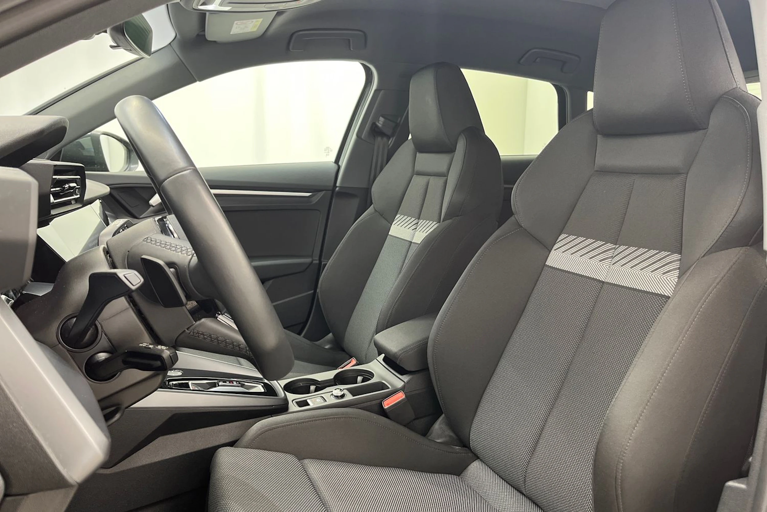 Harmaa Audi A3 2025 kuva 15.