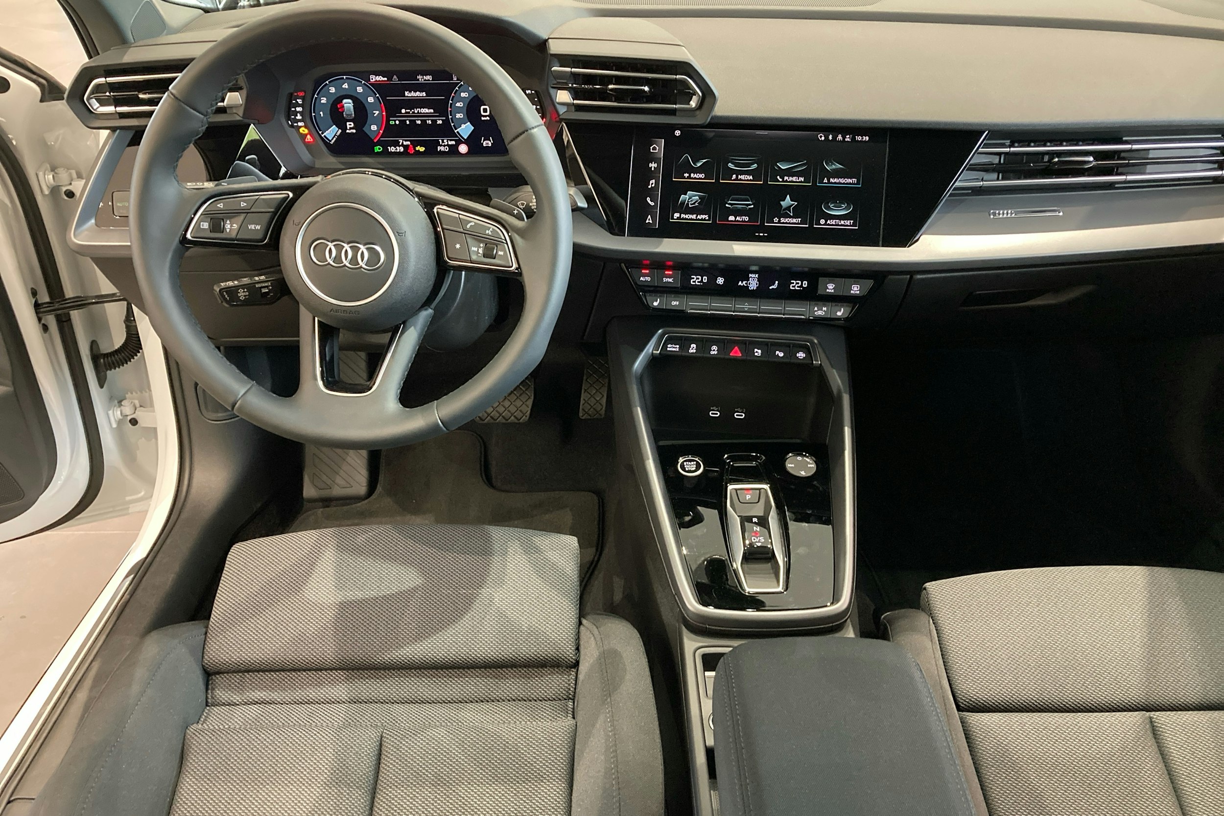 valkoinen Audi A3 2025 kuva 7.