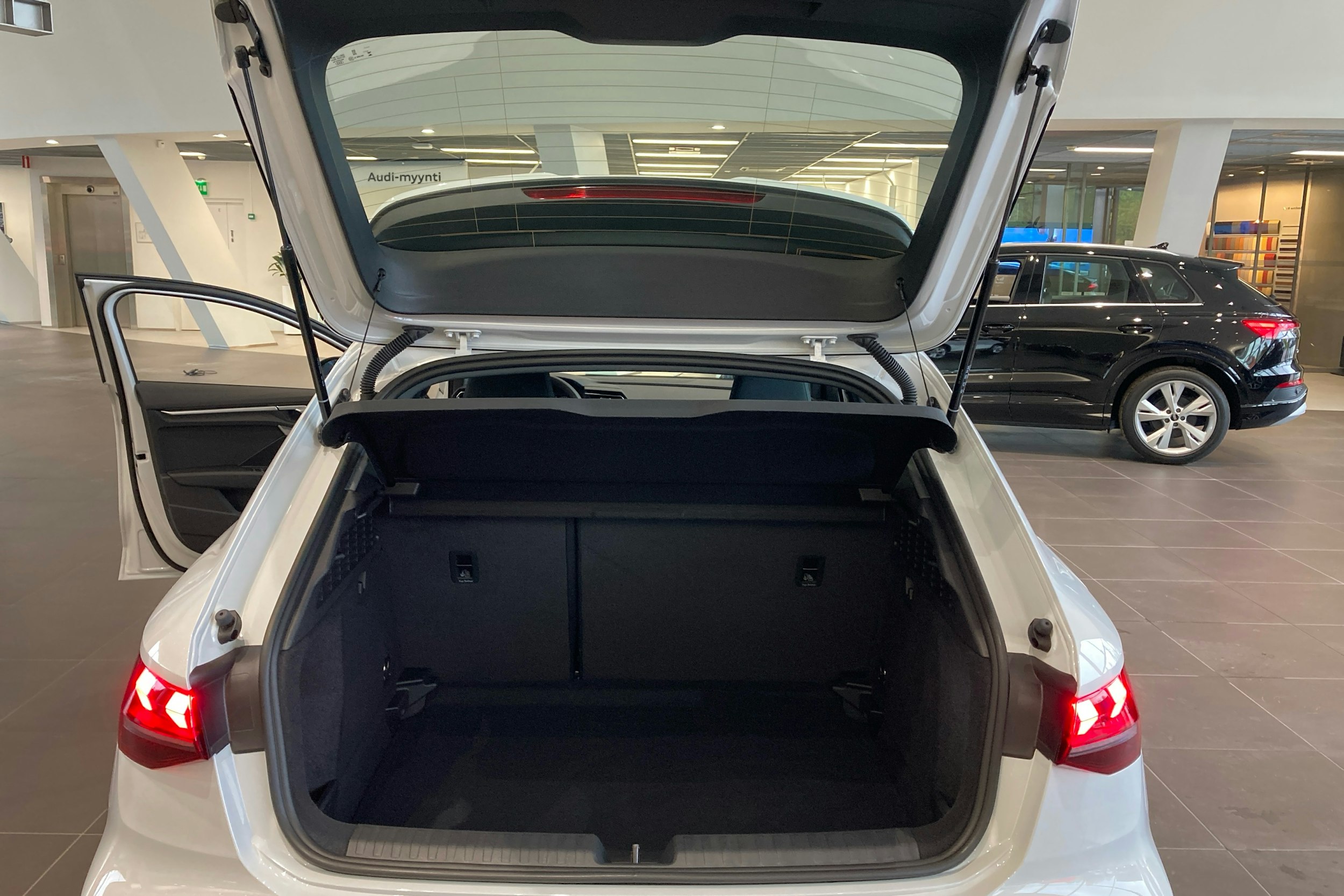 valkoinen Audi A3 2025 kuva 14.