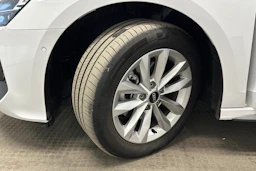 valkoinen Audi A3 2025 kuva 10.