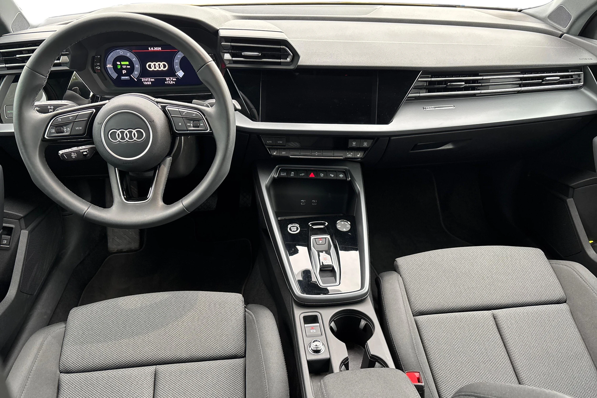 keltainen Audi A3 2025 kuva 7.