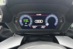 keltainen Audi A3 2025 kuva 12.