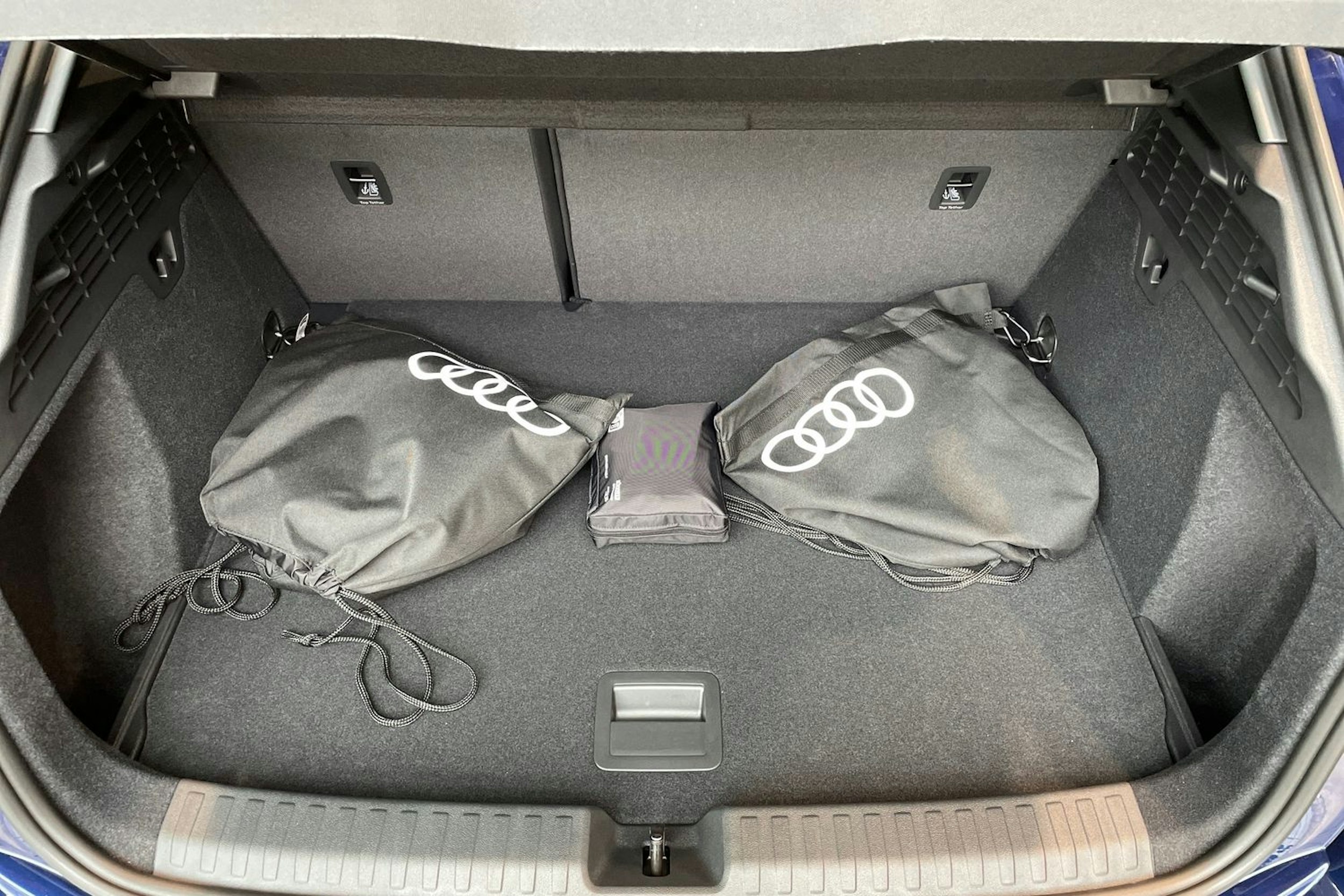 sininen Audi A3 2025 kuva 15.