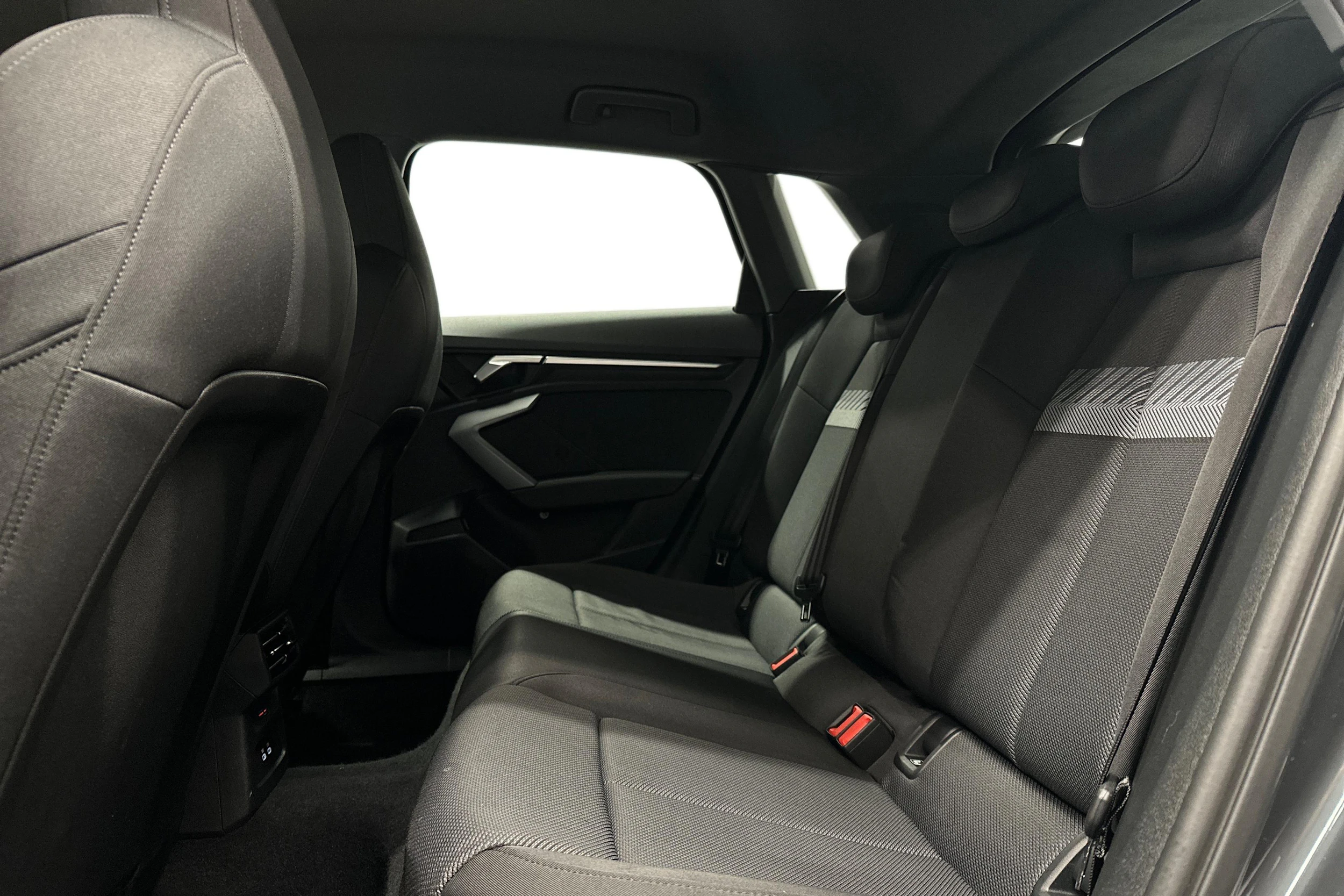 harmaa Audi A3 2025 kuva 8.