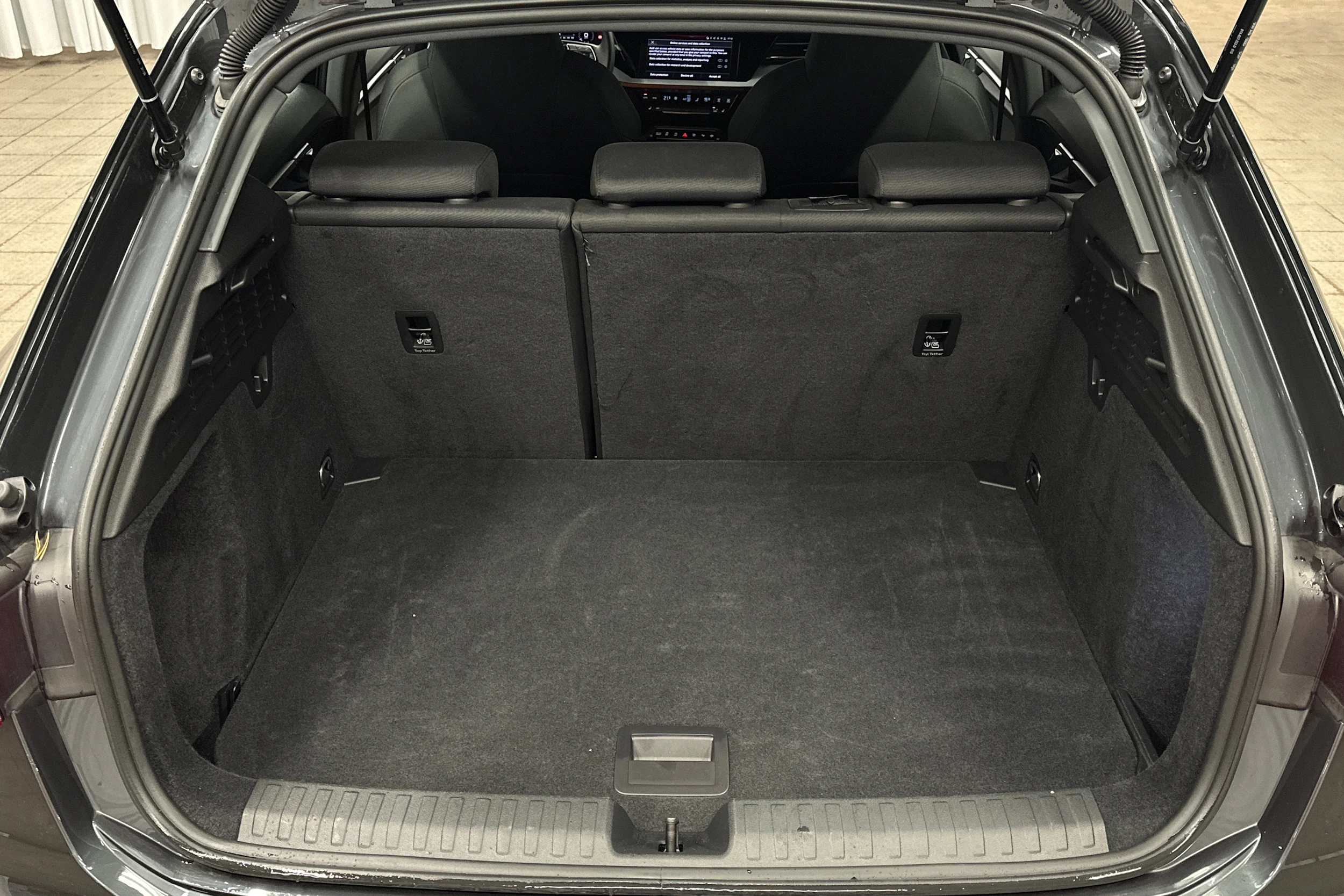 harmaa Audi A3 2025 kuva 11.