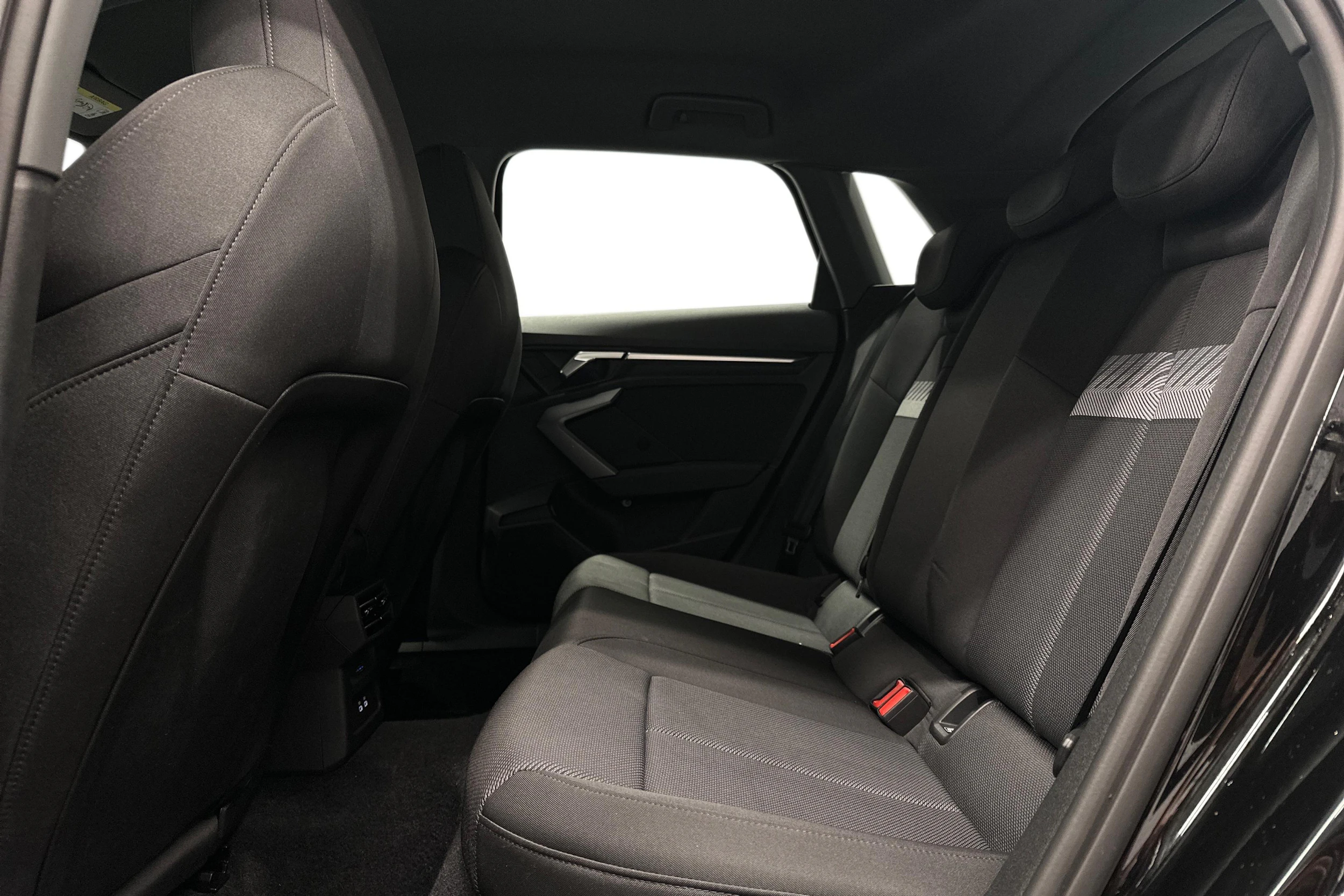musta Audi A3 2025 kuva 8.