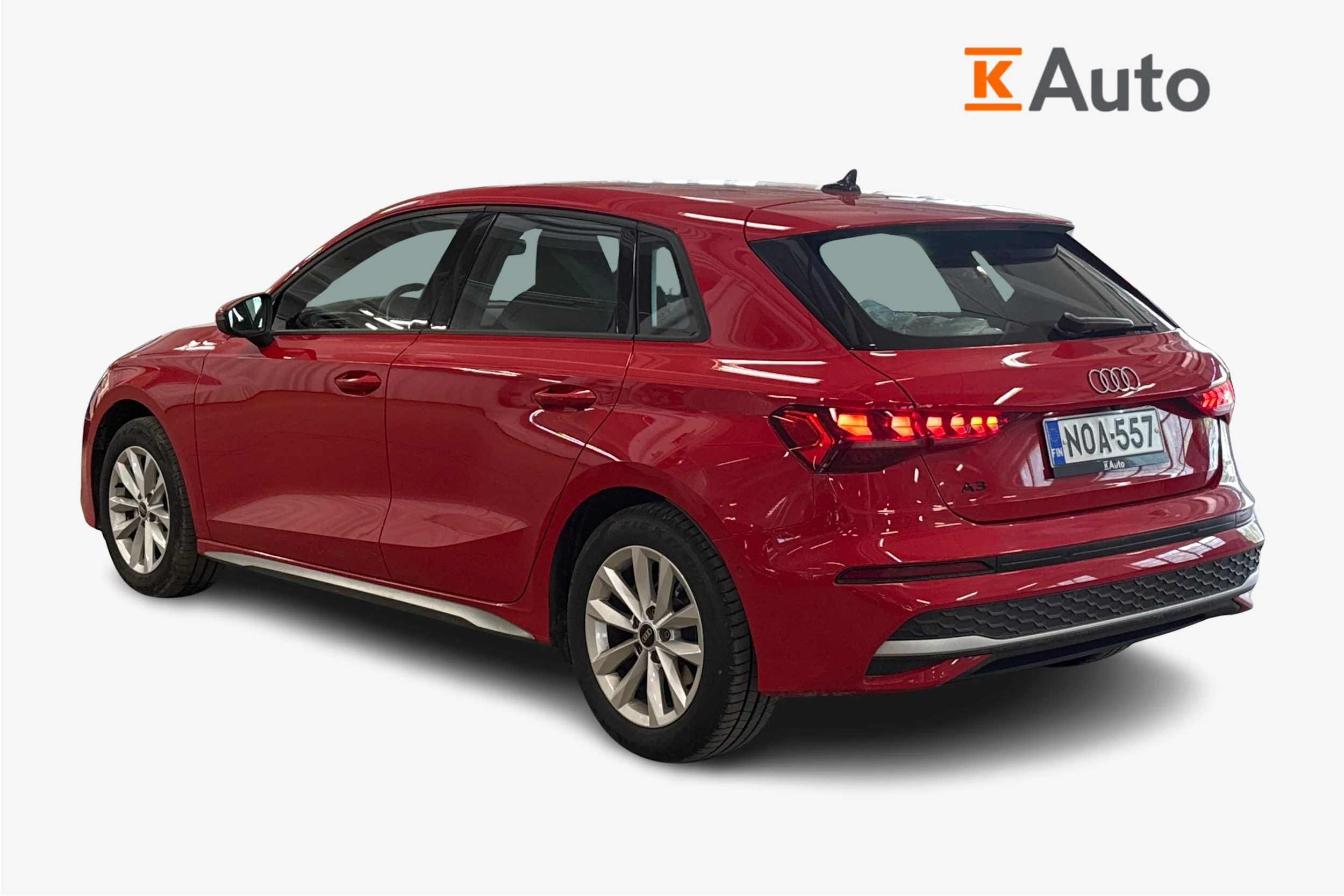 punainen Audi A3 2025 kuva 2.