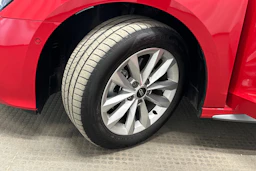 punainen Audi A3 2025 kuva 10.