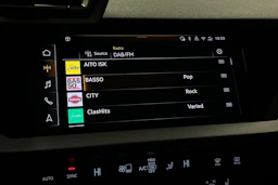 punainen Audi A3 2025 kuva 18.