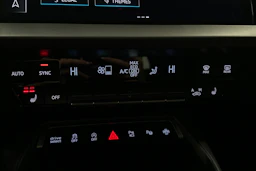 punainen Audi A3 2025 kuva 28.