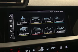 punainen Audi A3 2025 kuva 17.