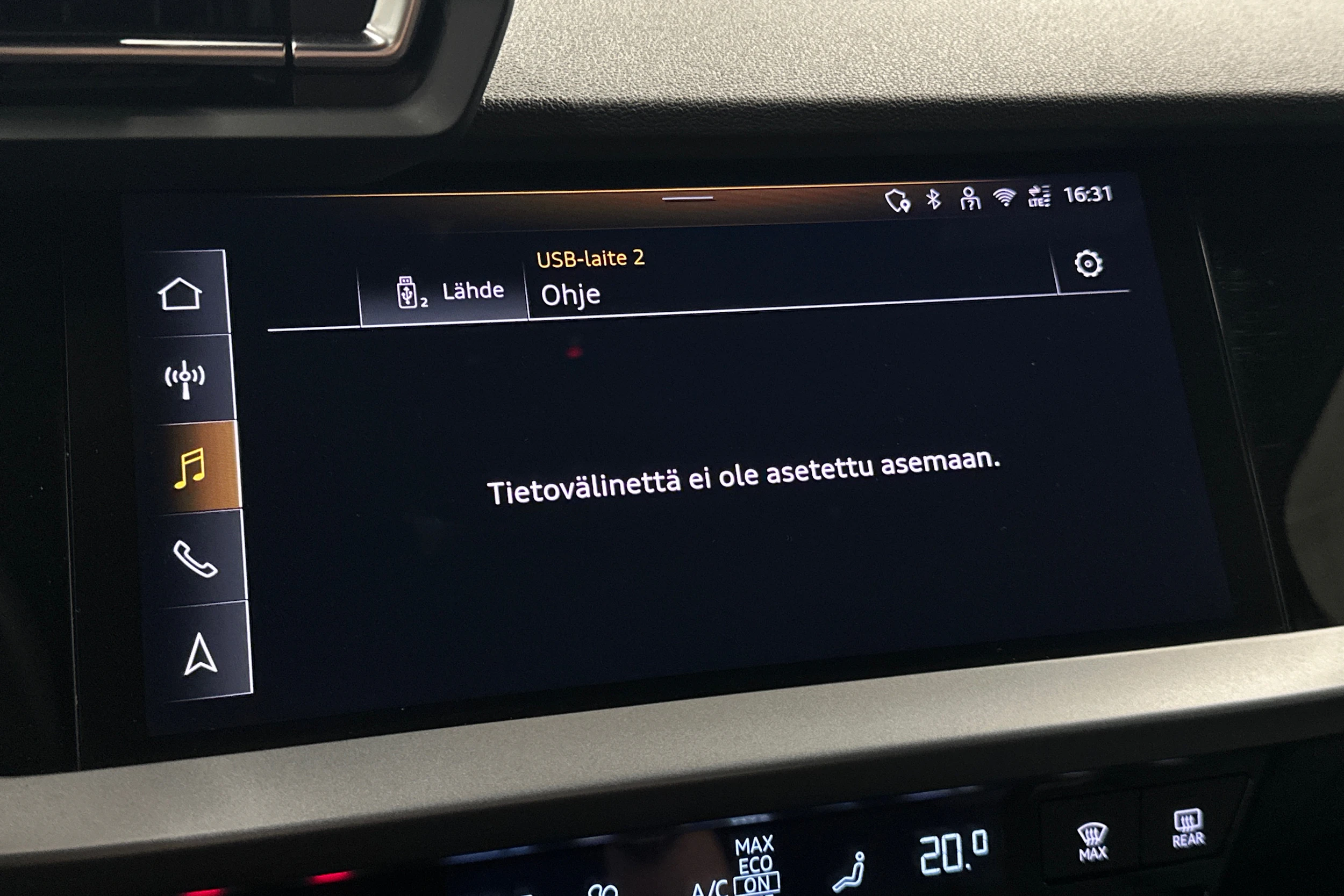 punainen Audi A3 2025 kuva 18.
