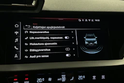 punainen Audi A3 2025 kuva 25.