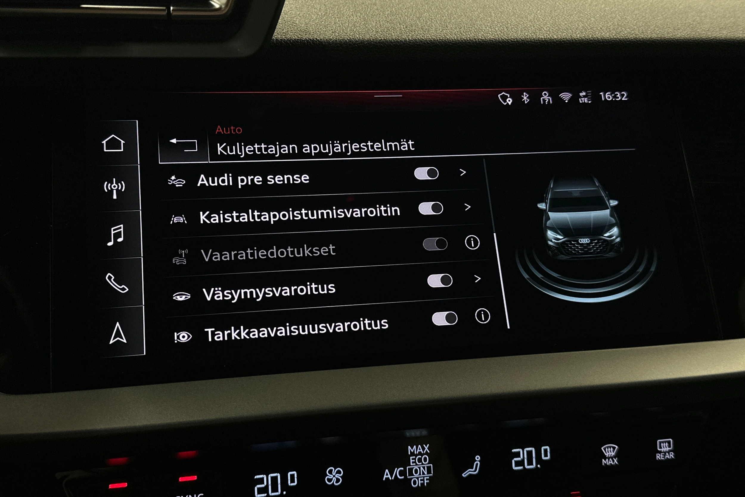 punainen Audi A3 2025 kuva 26.