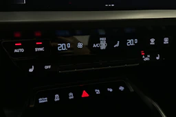 punainen Audi A3 2025 kuva 32.