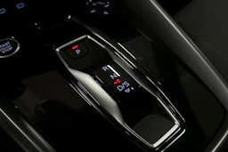 punainen Audi A3 2025 kuva 34.