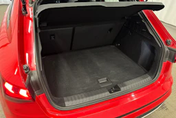 punainen Audi A3 2025 kuva 35.