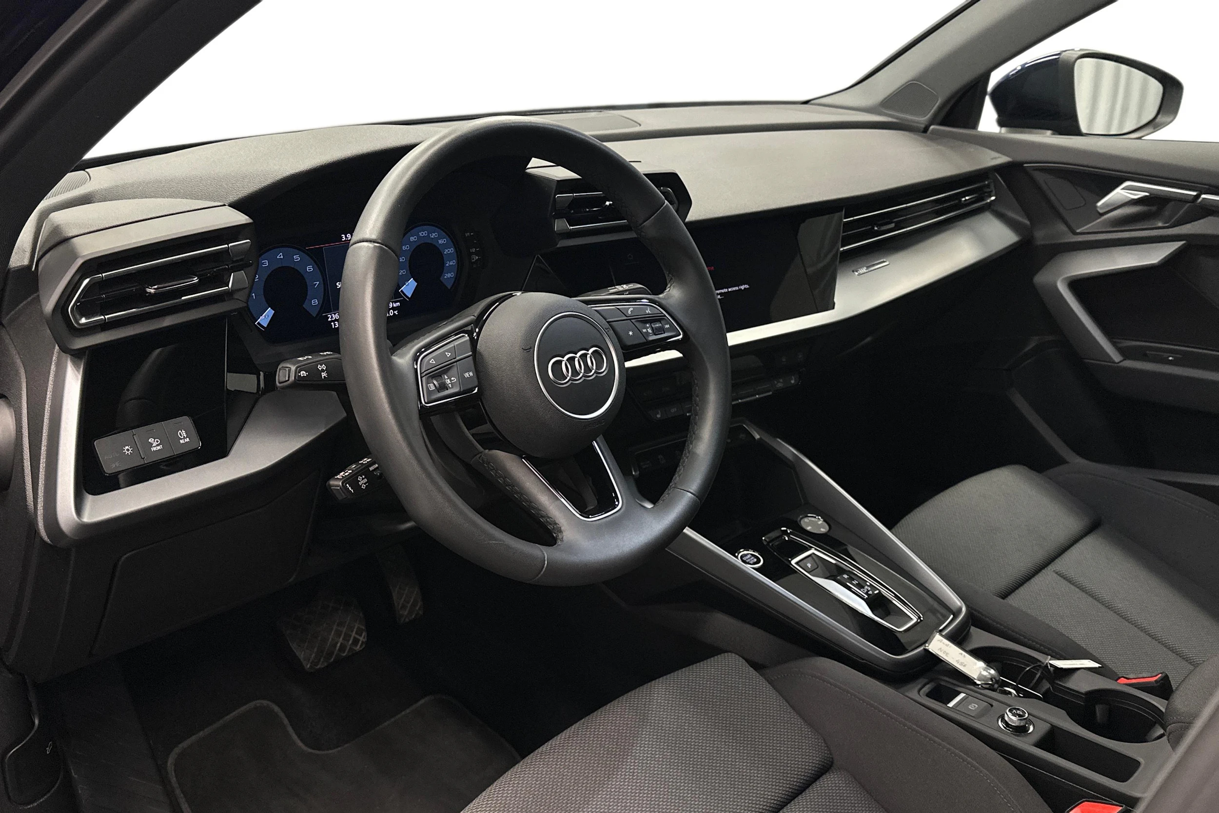 sininen Audi A3 2025 kuva 6.
