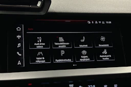 sininen Audi A3 2025 kuva 22.