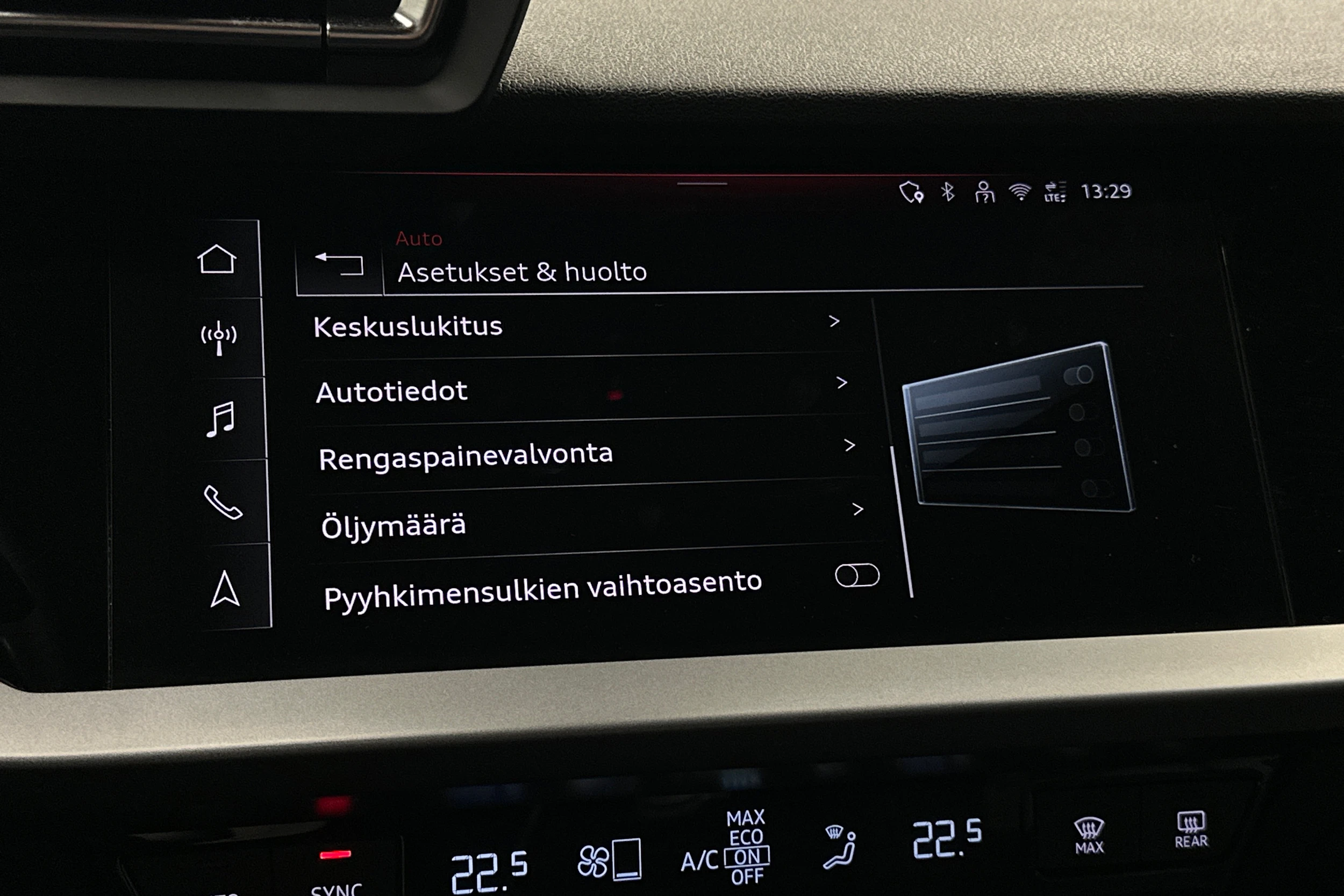 sininen Audi A3 2025 kuva 28.