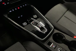 sininen Audi A3 2025 kuva 31.