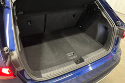 sininen Audi A3 2025 kuva 34.