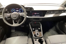 punainen Audi A3 2025 kuva 7.